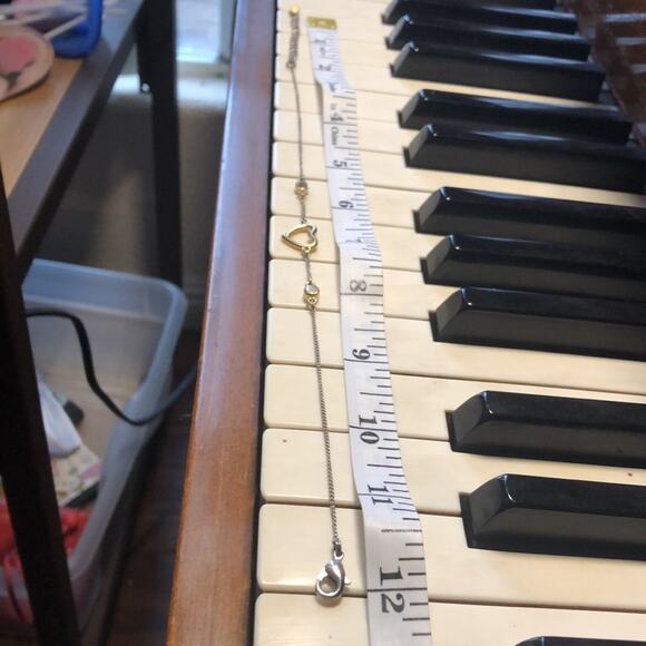 Vintage Avon Heart Rhinestone 12" Bracelet! - Picture 4 of 9